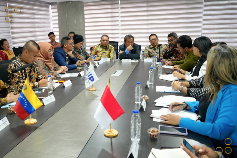 <strong>CIIP recibió a delegación de Indonesia para conocer portafolio de inversión</strong>