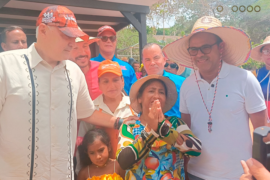 <strong>Impulsan ZEE en Nueva Esparta con entrega de kioscos ecológicos a emprendedoras</strong>
