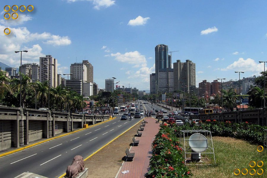 Caracas empieza a reactivar operaciones comerciales tras hechos violentos