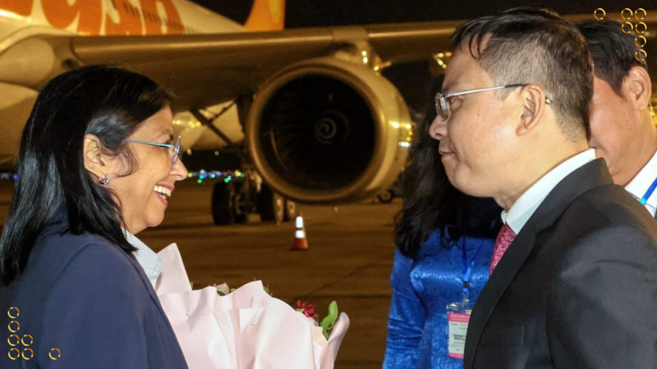 Vicepresidenta Delcy Rodríguez arribó a Vietnam para fortalecer lazos de amistad y cooperación 