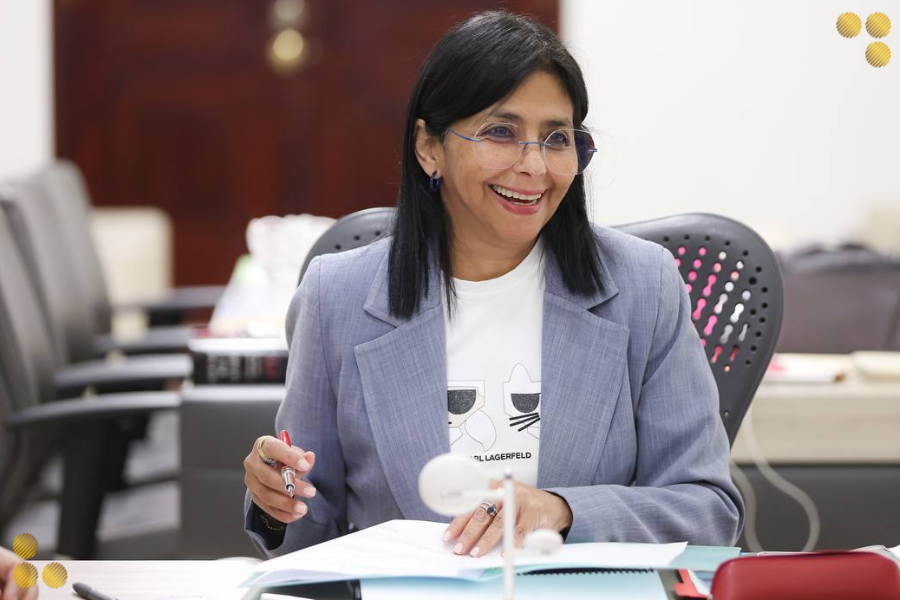 Vicepresidenta Delcy Rodríguez se reúne con autoridades de la Sala Nacional de Gobierno Popular para fortalecer el gobierno comunal