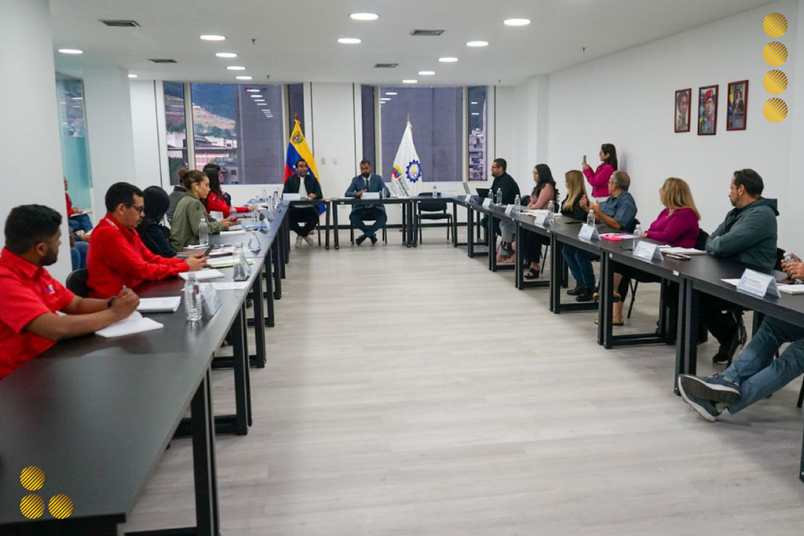 Ministerio de Industrias lidera encuentro con cámaras del calzado