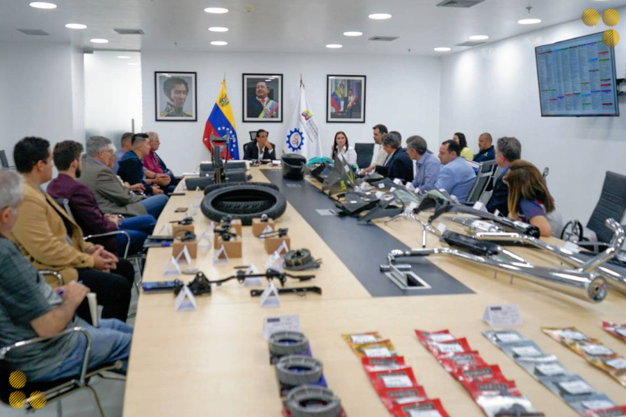 Ministro Alex Saab y sector de piezas y autopartes de motocicletas revisan avances para fortalecer la producción nacional 