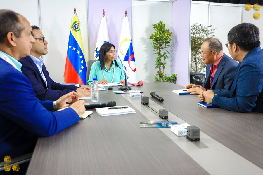 Venezuela consolida relaciones económicas con China e India