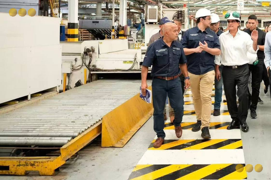 Alex Saab: Inversión internacional por más de 40 millones de dólares impulsará las fábricas de cartón en Venezuela