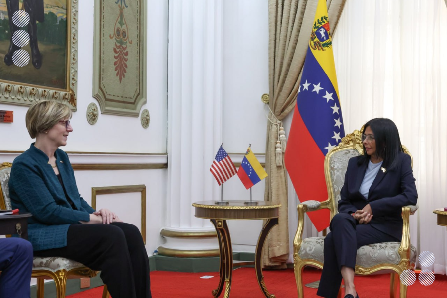 Presidenta Encargada Delcy Rodríguez se reúne  con Laura Dogu, Encargada de Negocios de los Estados Unidos