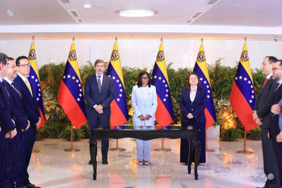 Venezuela firma acuerdo «Cardón IV» para potenciar la exportación de gas