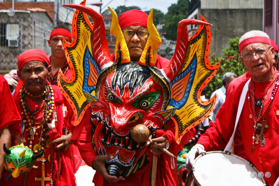 Diablos Danzantes de Venezuela: patrimonio cultural que impulsa el desarrollo turístico y económico